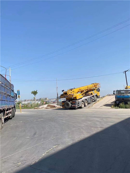 伊吾县25吨吊车的租赁价格大概是多少？