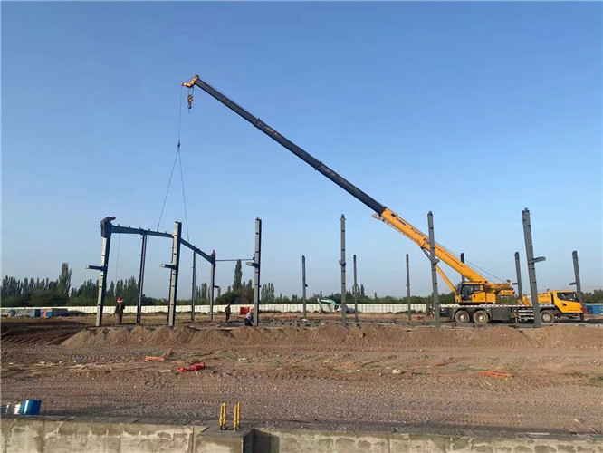 伊吾县夜间、节假日作业是否有加价？加价比例多少？